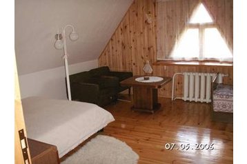 Litwa Privát Paveisiejai, Zewnątrz